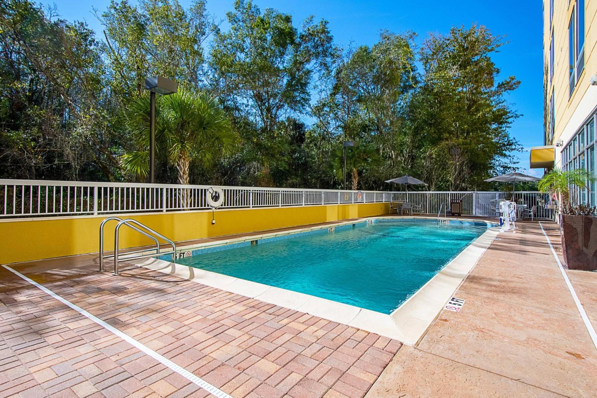Springhill Suites Tampa North/Tampa Palms Exterior photo