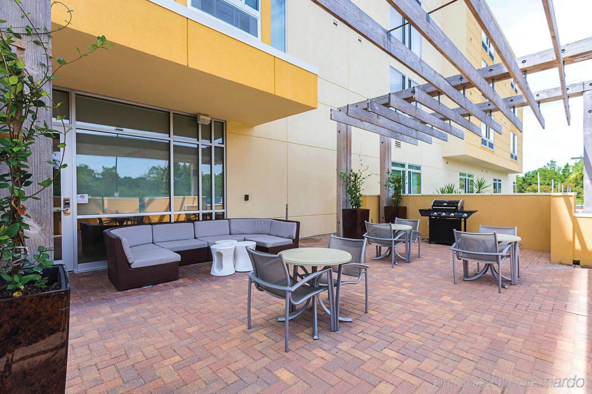 Springhill Suites Tampa North/Tampa Palms Exterior photo