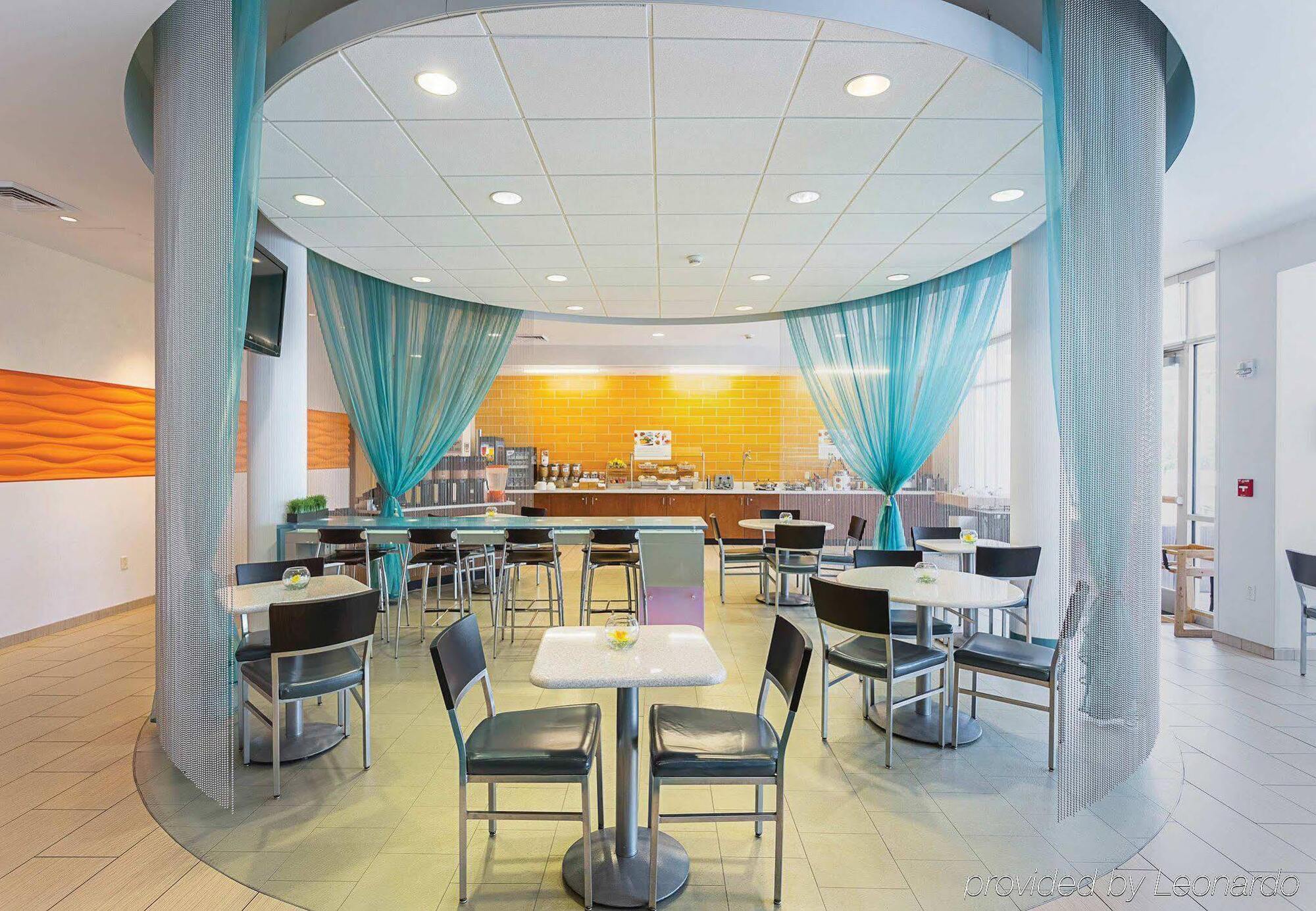Springhill Suites Tampa North/Tampa Palms Exterior photo