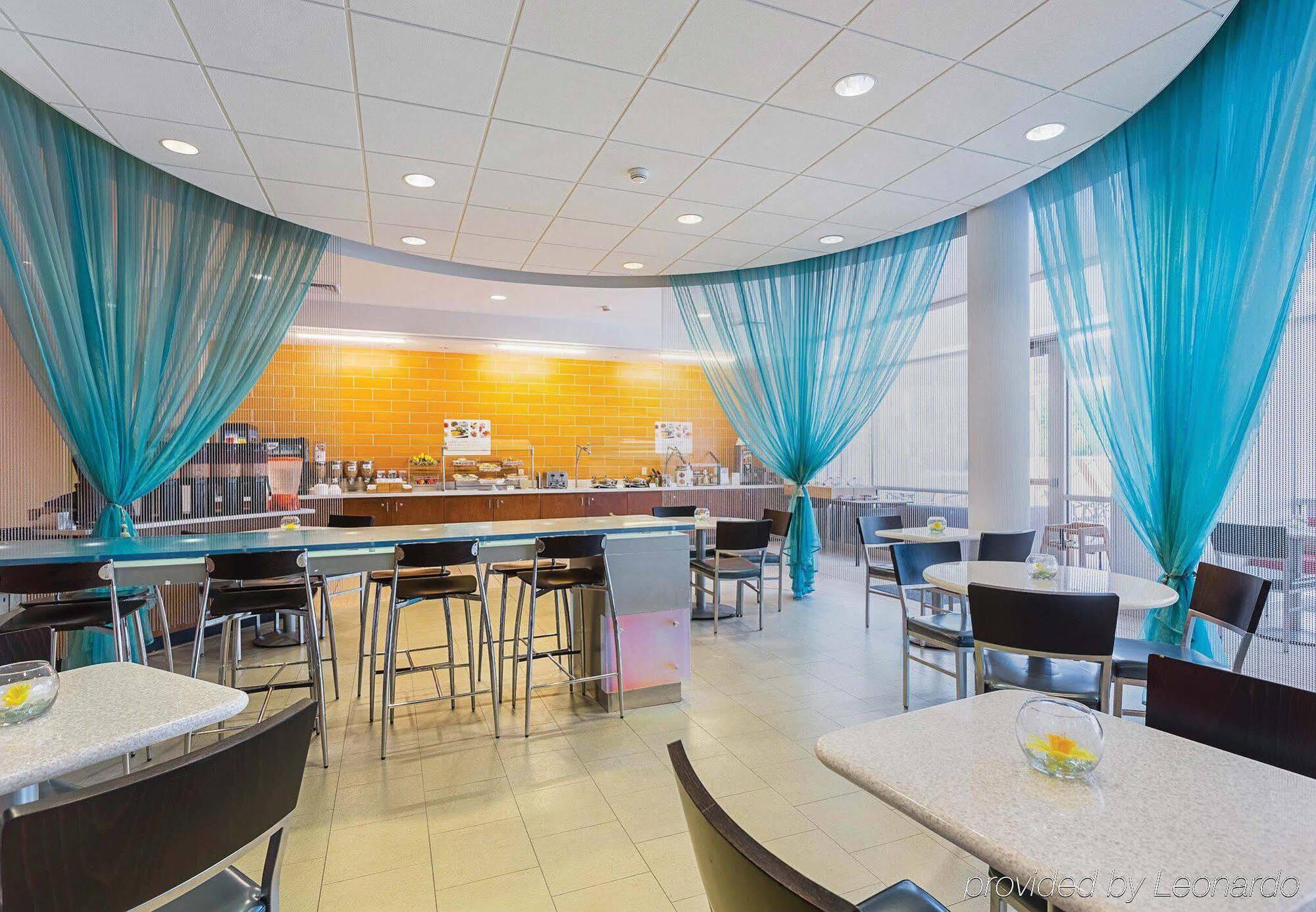 Springhill Suites Tampa North/Tampa Palms Exterior photo